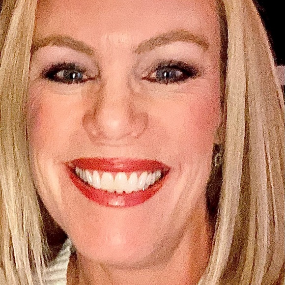 Meet your Posher, Amy - Picture 2 of 2